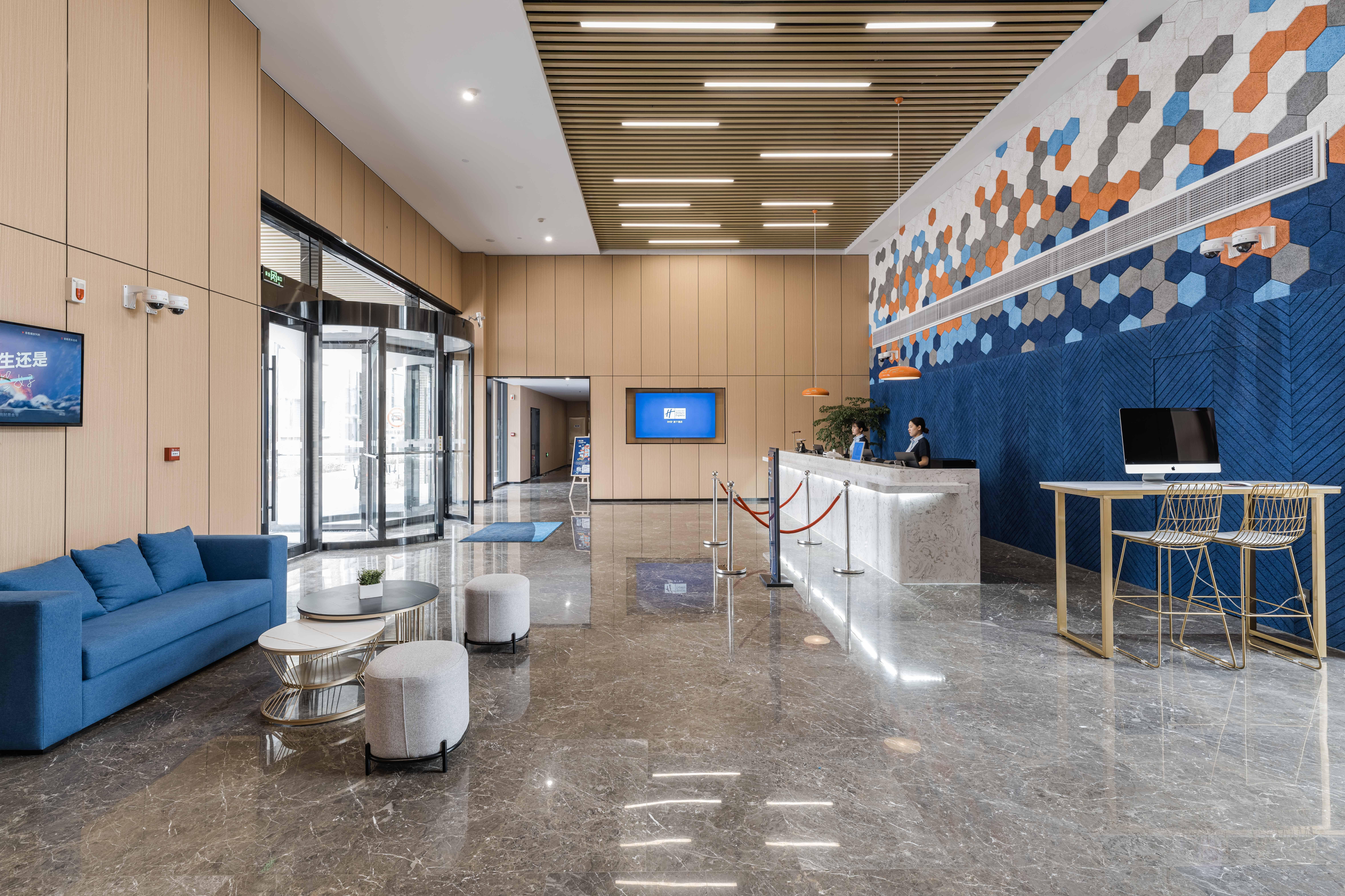 Holiday Inn Express Shanghai Pudong Chuansha, An Ihg Hotel Exterior photo