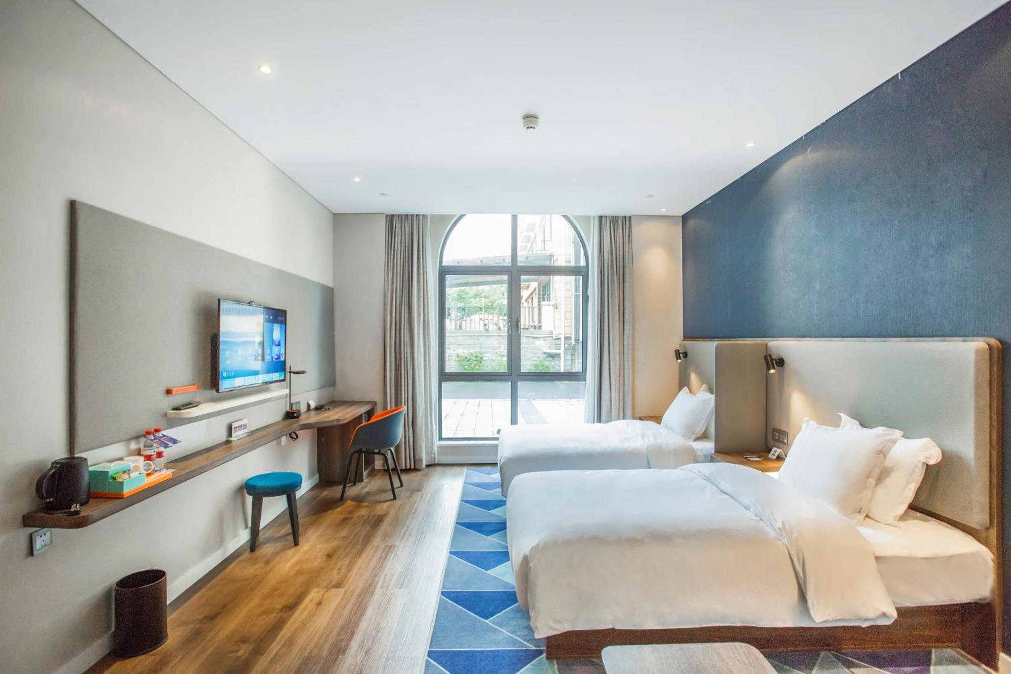Holiday Inn Express Shanghai Pudong Chuansha, An Ihg Hotel Exterior photo