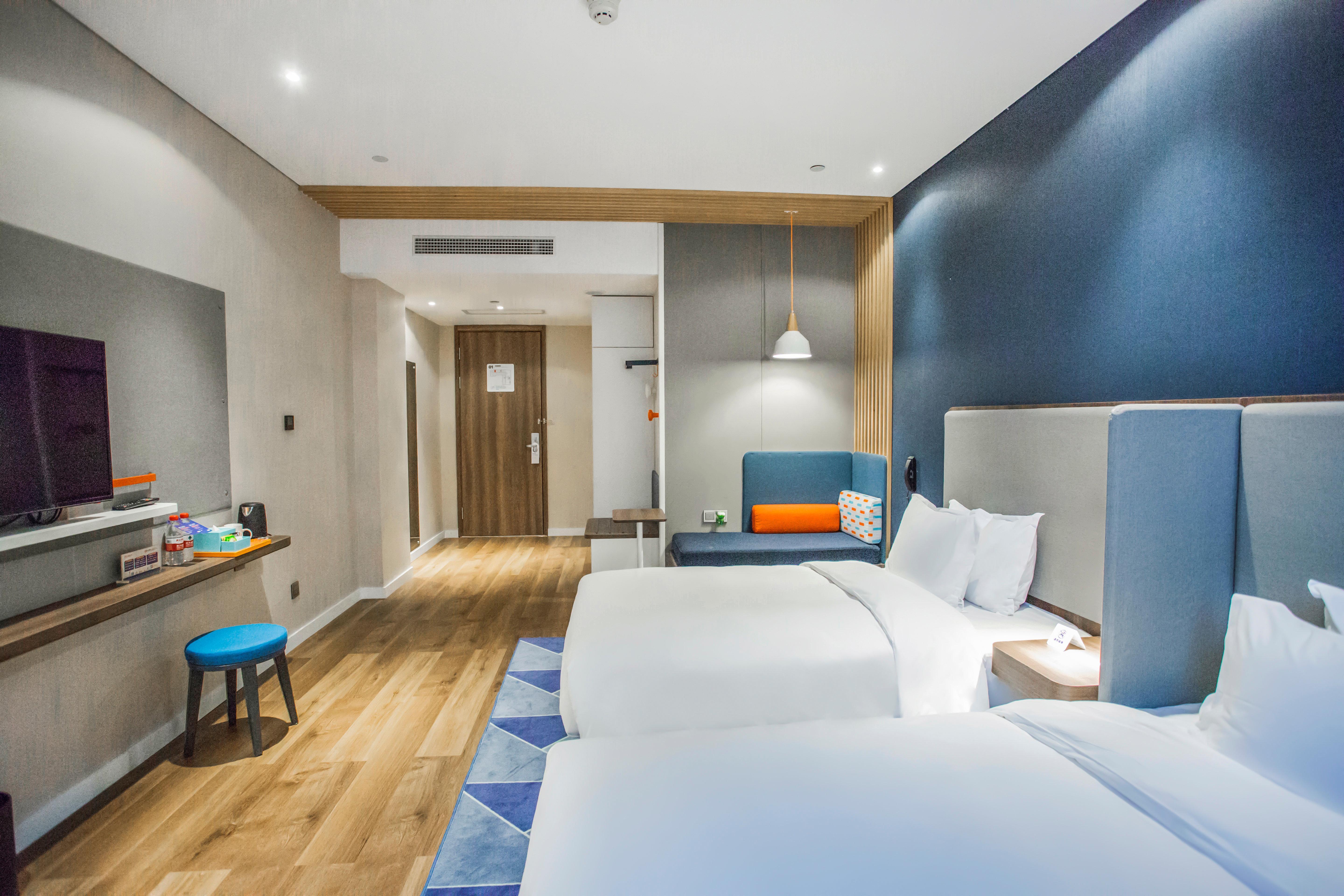 Holiday Inn Express Shanghai Pudong Chuansha, An Ihg Hotel Exterior photo