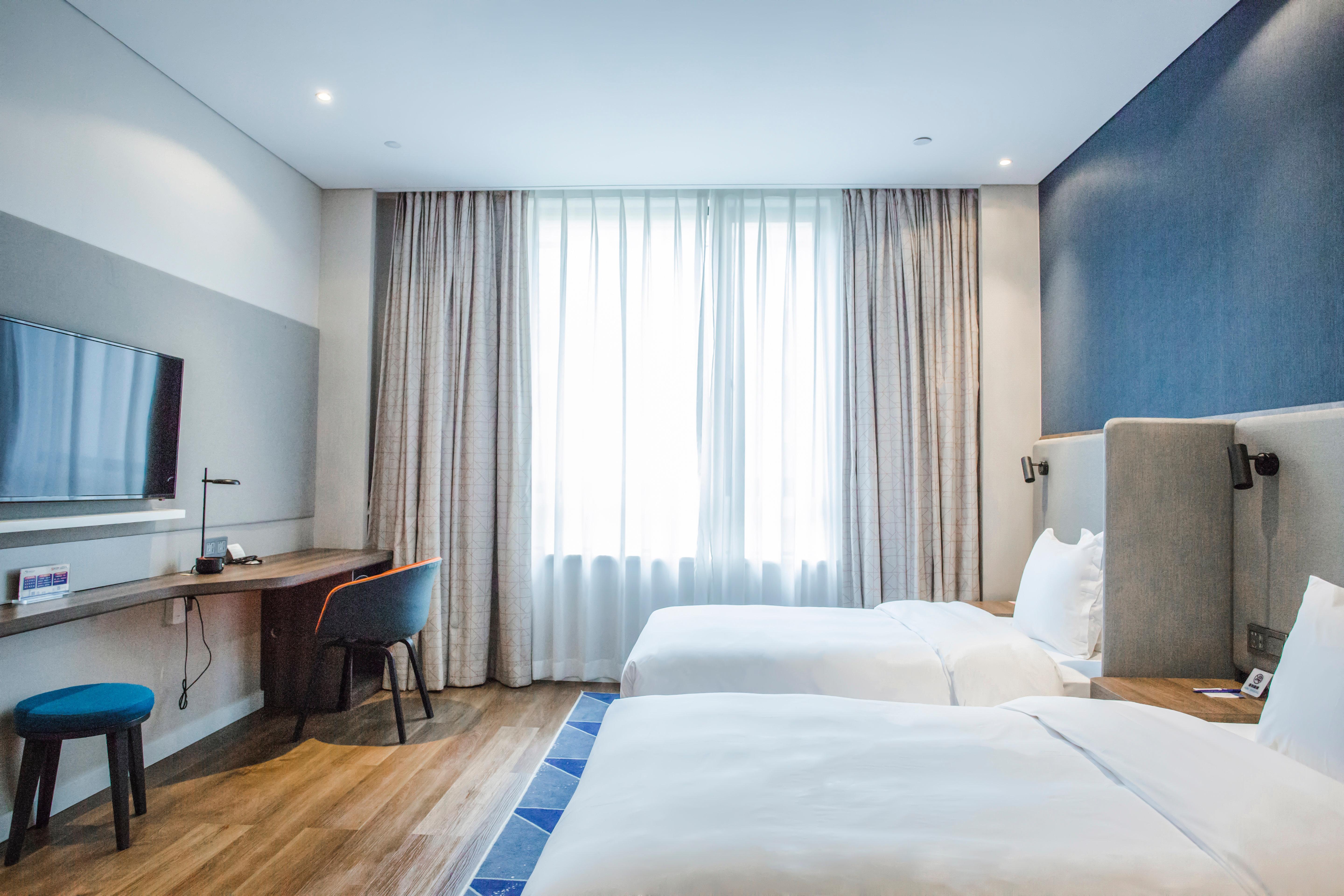 Holiday Inn Express Shanghai Pudong Chuansha, An Ihg Hotel Exterior photo